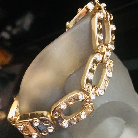 18 KT GOLD PLATED BRACELET Exquisite Luxury Designer STUNNING!  NEW CONDITION - Picture 3 of 16